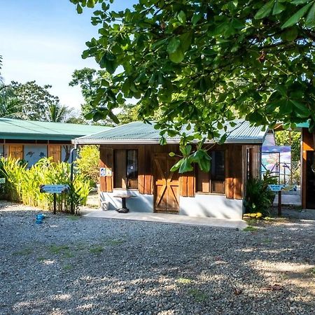 Karandi Hostel Uvita Eksteriør bilde
